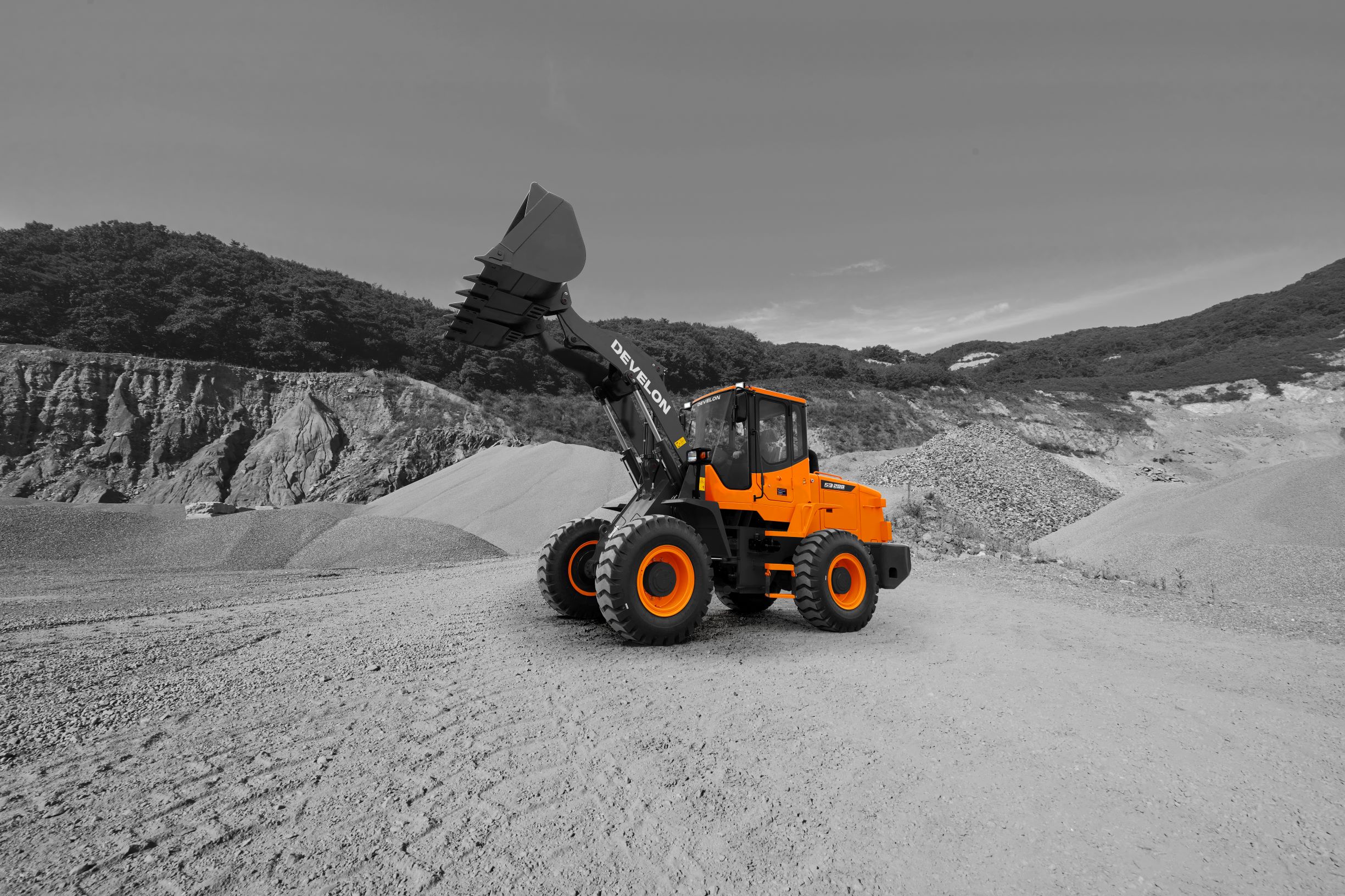 Cargadores Frontales DEVELON SD200 - Vista en operación