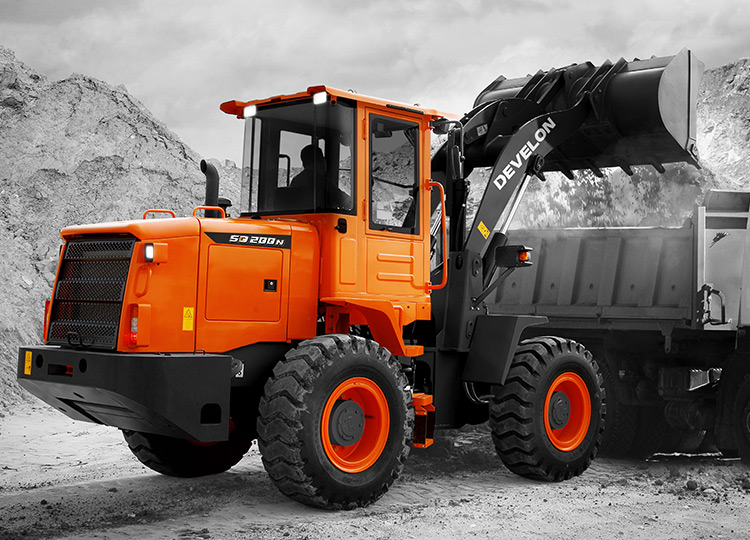 Cargadores Frontales DEVELON SD200N - Vista lateral