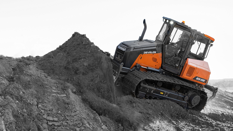 Dozers (Topadoras) DEVELON DD130