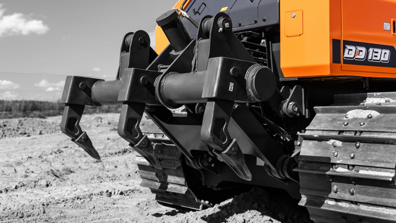 Dozers (Topadoras) DEVELON DD130