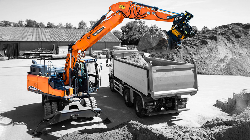 Excavadoras sobre Neumáticos DEVELON DX140W