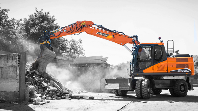 Excavadoras sobre Neumáticos DEVELON DX140W
