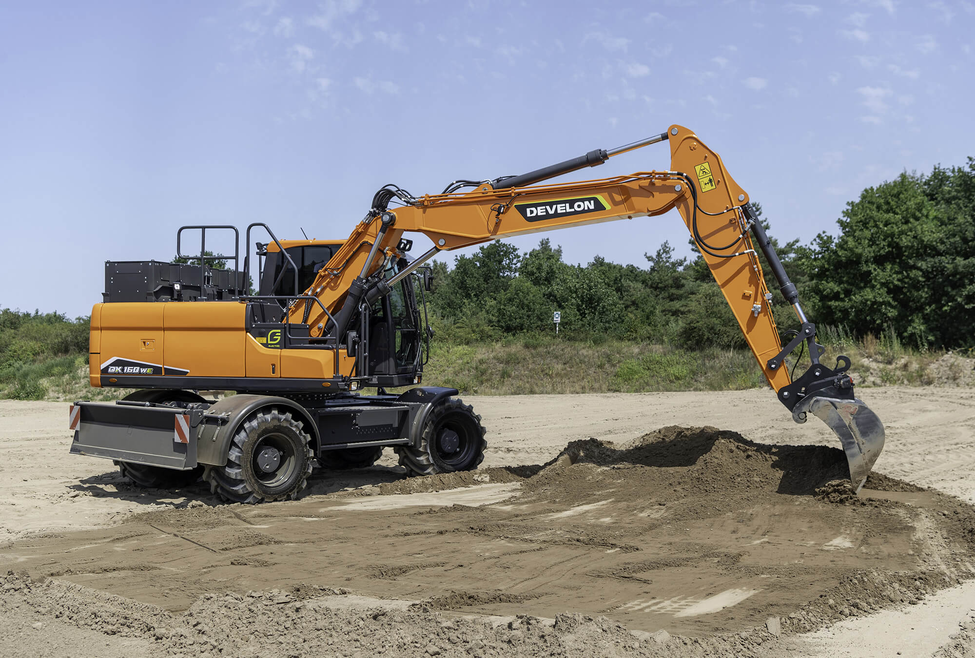 Excavadoras sobre Neumáticos DEVELON Excavadora DX160WE - Cabina y Controles