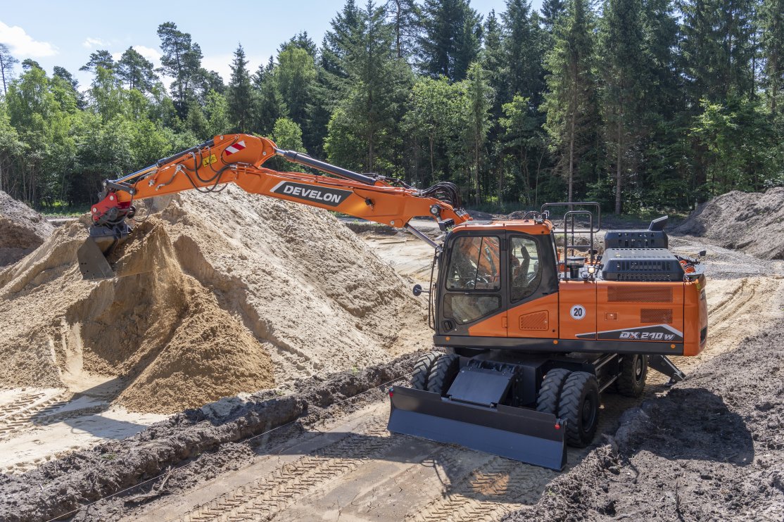 Excavadoras sobre Neumáticos DEVELON Imagen