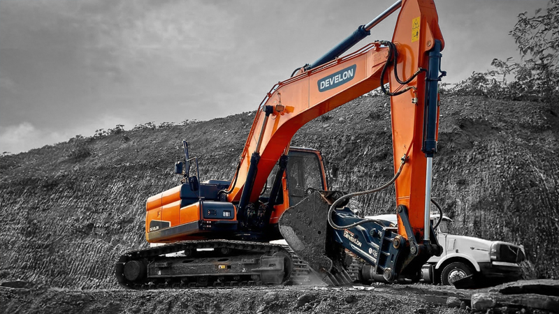 Excavadoras sobre Orugas DEVELON Excavadora DX200-3B