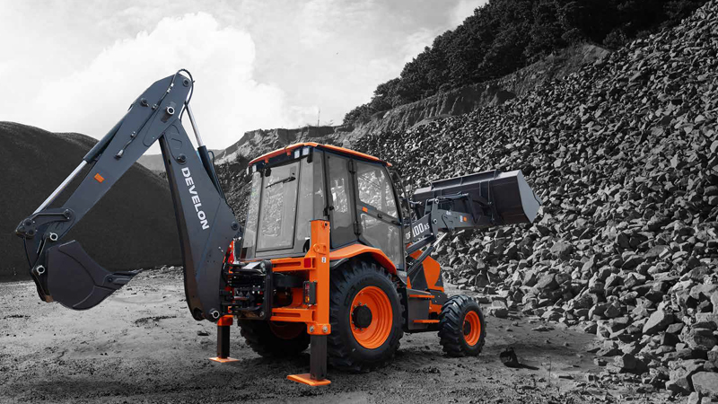 Retroexcavadoras DEVELON Retroexcavadora DB100 AS