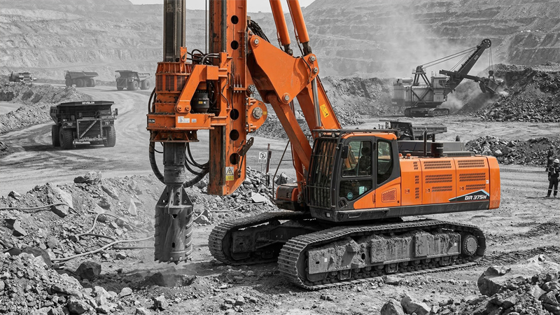 Aplicaciones Especiales DEVELON DR375 H