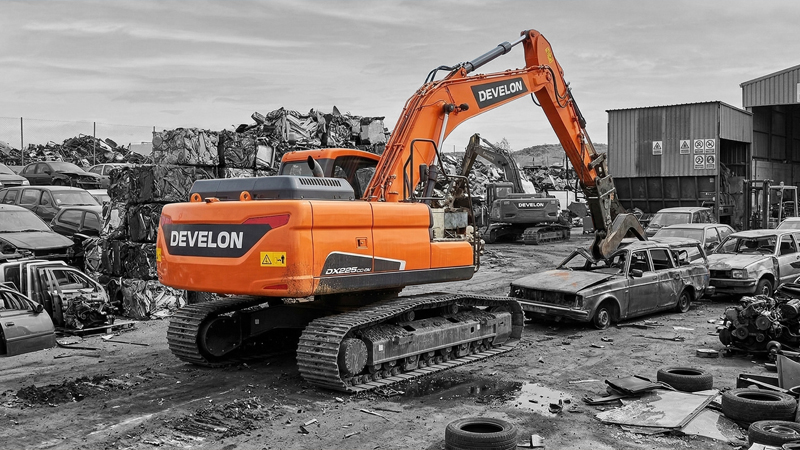 Aplicaciones Especiales DEVELON Desmantelador de Autos DX225 CD