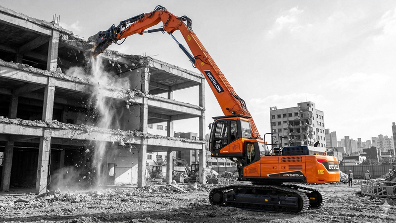 Aplicaciones Especiales DEVELON Demolición alto alcance DX520 DM